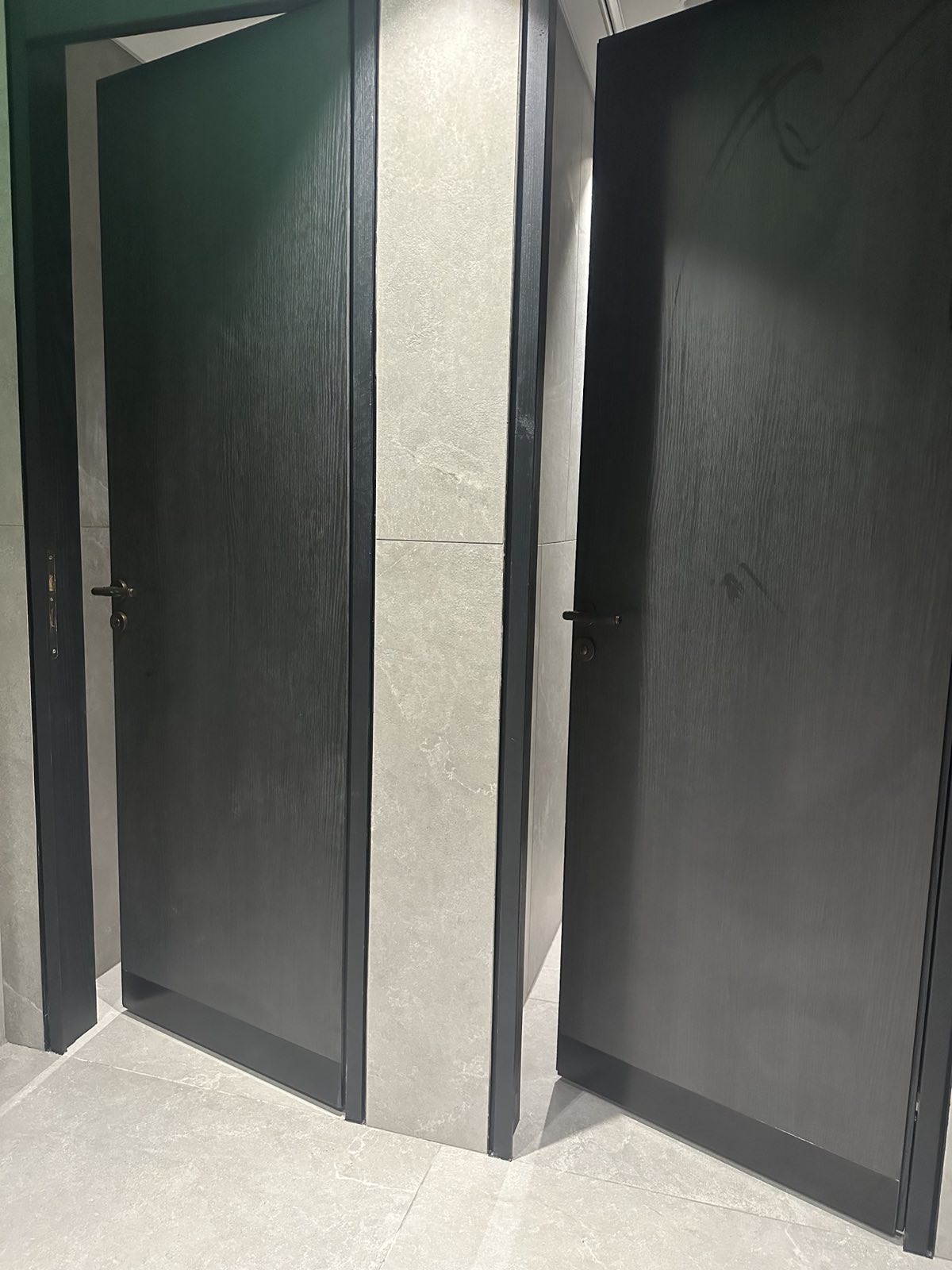 Σκούροι Μοντέρνοι Ξύλινοι Θάλαμοι με Υφή Ξύλου ∣ Custom, Ειδικές κατασκευές, Ξύλινοι θάλαμοι, Υφή ξύλου, Σκούροι θάλαμοι, Custom κατασκευή