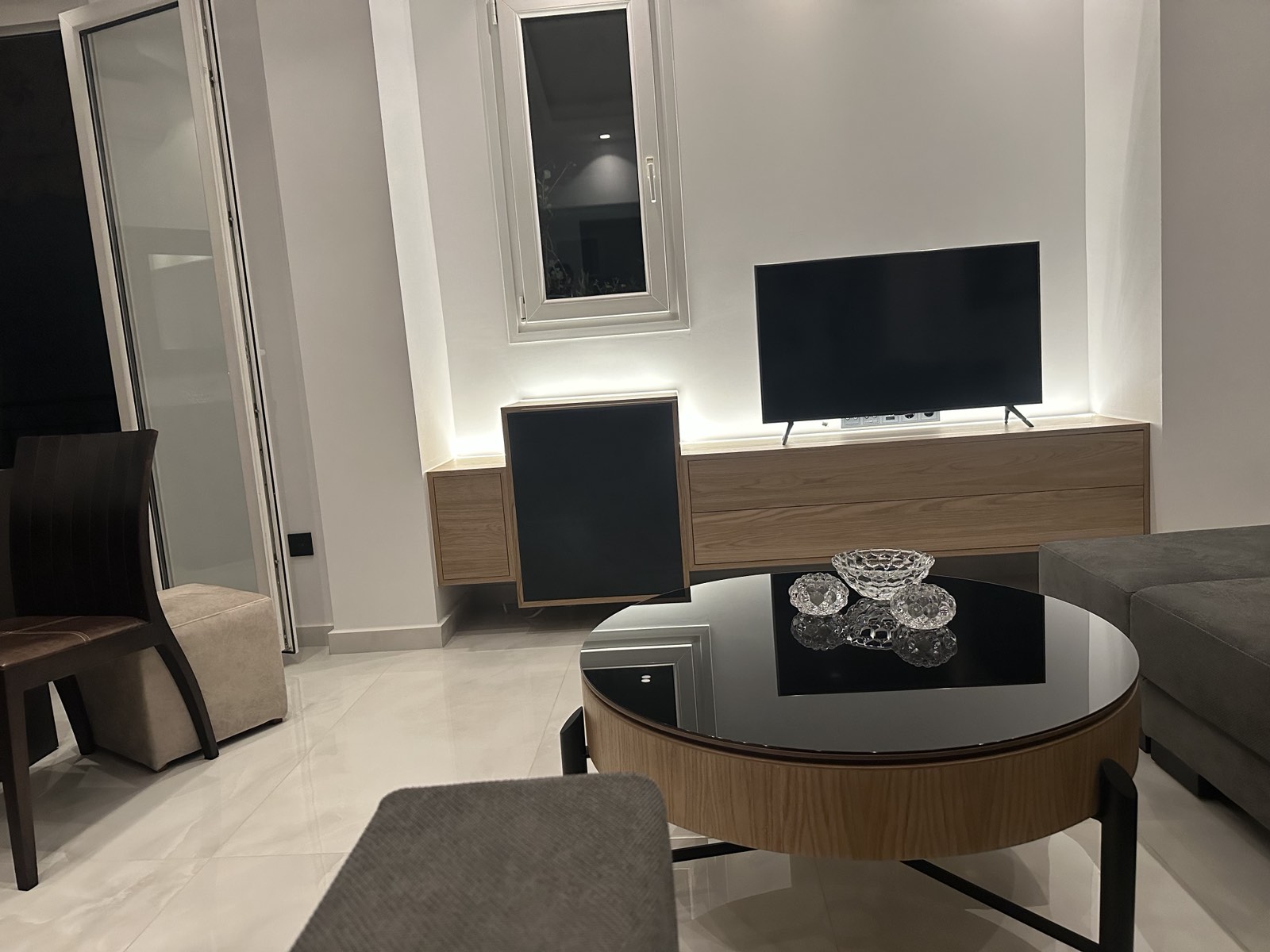 Σύνθεση TV, Στρογγυλό Τραπέζι Σαλονιού, Φυσικό Ξύλο ∣ Custom, Ειδικές κατασκευές, Σύνθεση τηλεόρασης, Στρογγυλό τραπέζι σαλονιού, Φυσικό ξύλο, Custom κατασκευή
