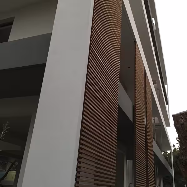 Μοντέρνα Σκούρα Ξύλινα Σκιάδια ∣ Αρχιτεκτονικά Διαχωριστικά Μπαλκονιών, Ειδικές κατασκευές, Ξύλινα σκιάδια, Διαχωριστικά μπαλκονιών, Σκούρο ξύλο, Custom κατασκευή