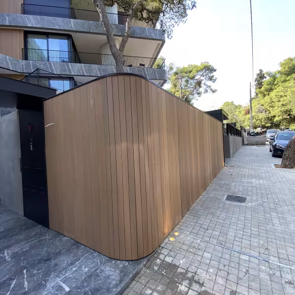 Σύγχρονο Εξωτερικό Ξύλινο Δάπεδο Καφέ με Κομψές Καμπύλες, Ειδικές κατασκευές, Ξύλινο δάπεδο, Εξωτερικό δάπεδο, Custom εγκατάσταση, Ποιότητα υλικών