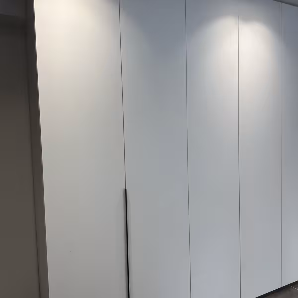 Ξύλινη Ντουλάπα Λευκό Ματ Φινίρισμα, Εντοιχισμένη ∣ Λιτή Σχεδίαση Custom, Ντουλάπες δωματίων, Εντοιχιζόμενη ντουλάπα, Λευκό ματ φινίρισμα, Λιτή σχεδίαση, Custom ντουλάπα